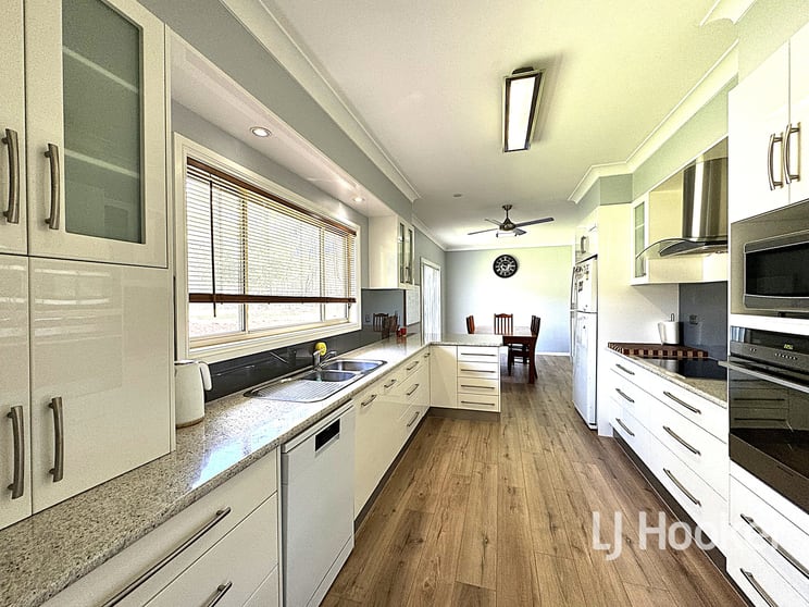 Click to view all images 15257 Guyra Road Gilgai NSW 2360 - Image 2