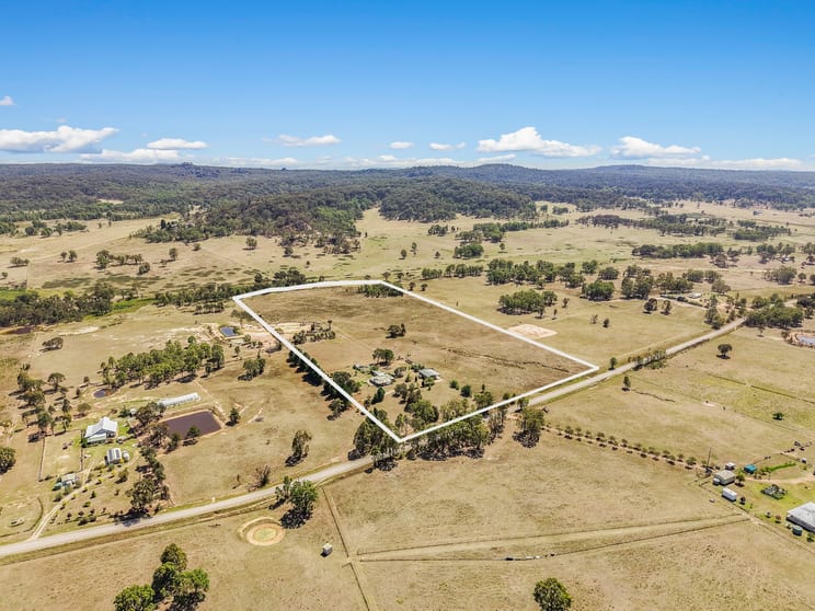 Click to view all images 39 White Cedars Road Mudgee NSW 2850 - Image 1