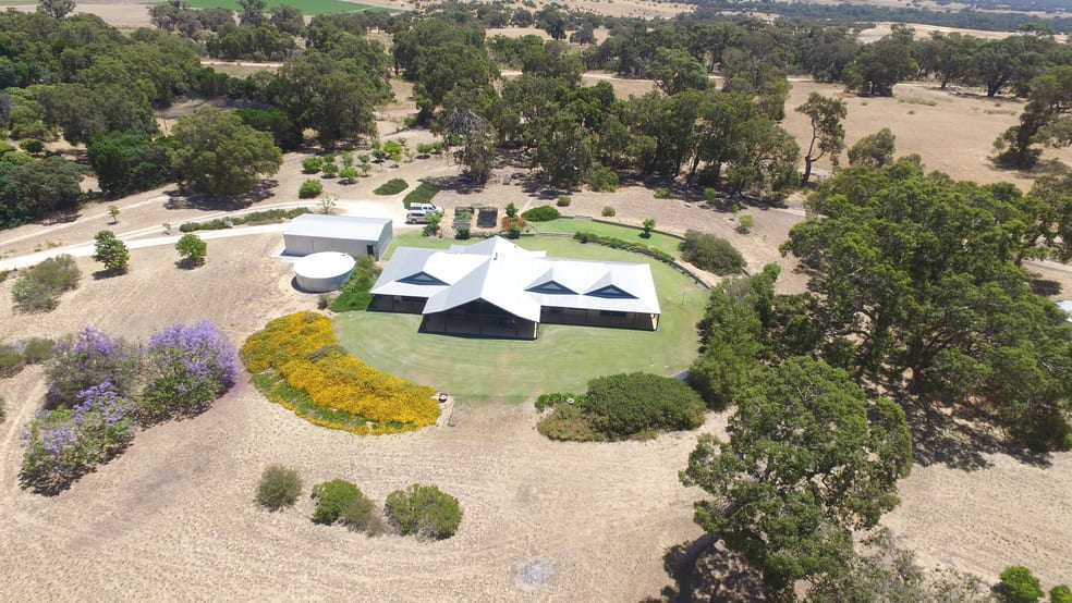Click to view all images 209 Rangeview Drive Wanerie WA 6503 - Image 2
