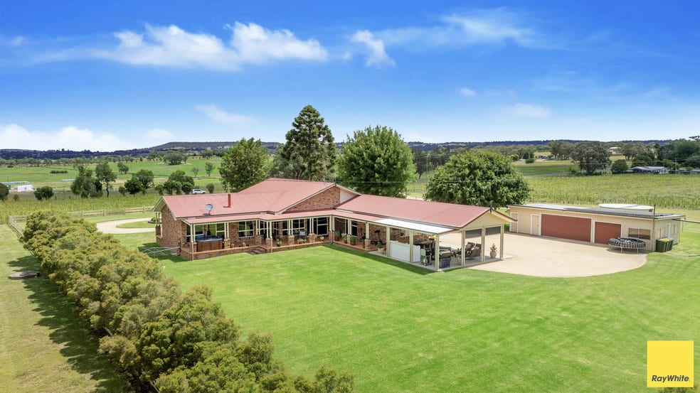 Click to view all images "Allen Court" 394 Yetman Rd Inverell NSW 2360 - Image 1
