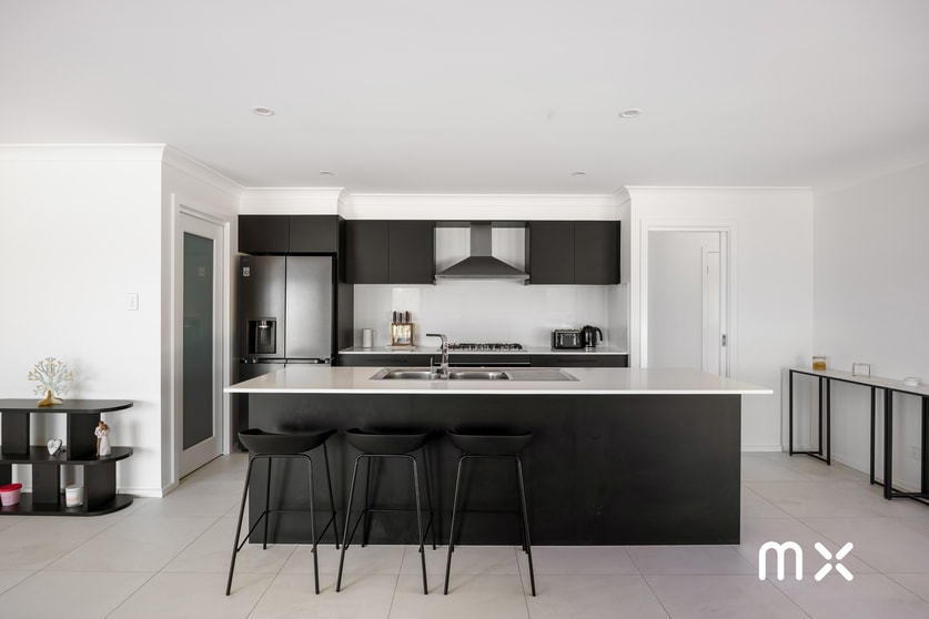 Click to view all images 15 Mary Davis Avenue Koonawarra NSW 2530 - Image 3