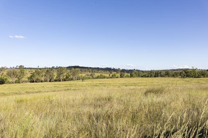 Click to view all images "Passchendaele" Bassingthwaightes Road Chahpingah QLD 4610 - Image 3
