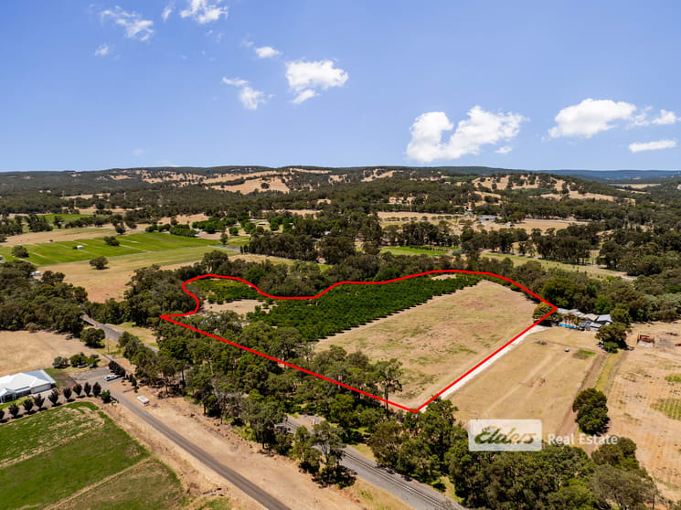 Click to view all images 26 Calder Grove Harvey WA 6220 - Image 2
