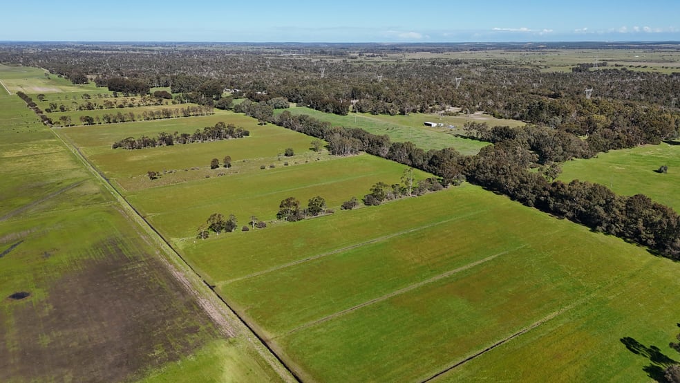 Click to view all images 89 Alexander Road Waroona WA 6215 - Image 2