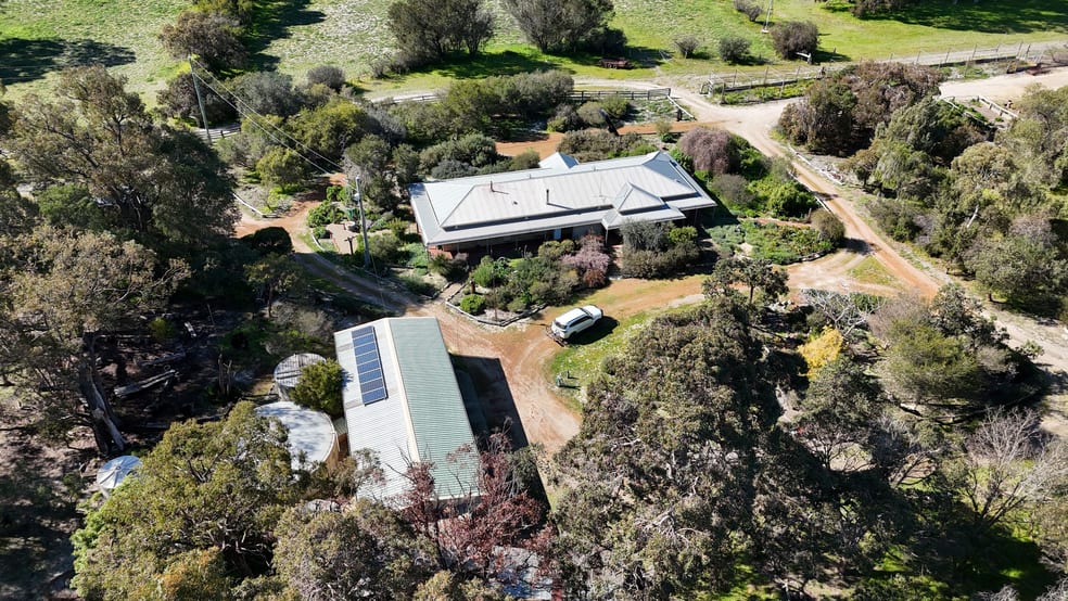 Click to view all images 89 Alexander Road Waroona WA 6215 - Image 3
