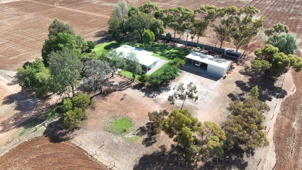 Click to view all images 55 Steicke Road Beverford VIC 3590 - Image 2