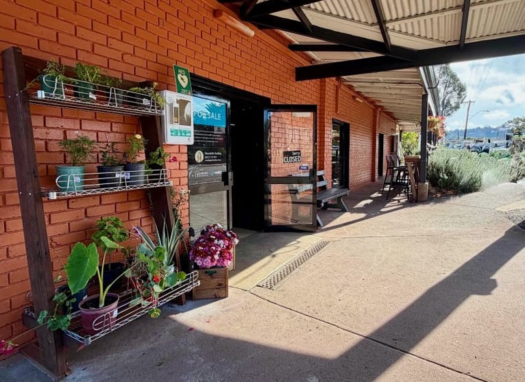 Click to view all images 39/39 Hampton Street Bridgetown WA 6255 - Image 3