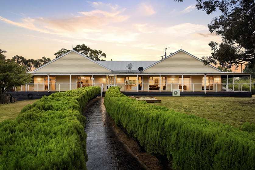 Click to view all images 26 Upper Ti Tree Road Yea VIC 3717 - Image 2
