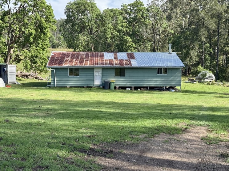 Click to view all images 1061 Eaglehawk Street Yarrowitch NSW 2354 - Image 2