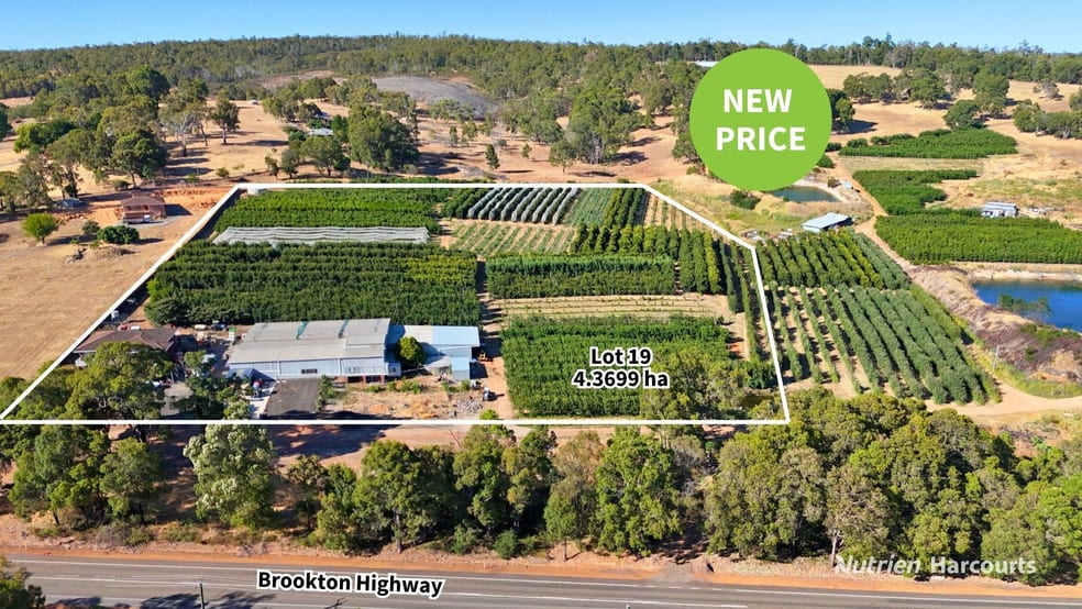 Click to view all images 1311 Brookton Highway Karragullen WA 6111 - Image 2