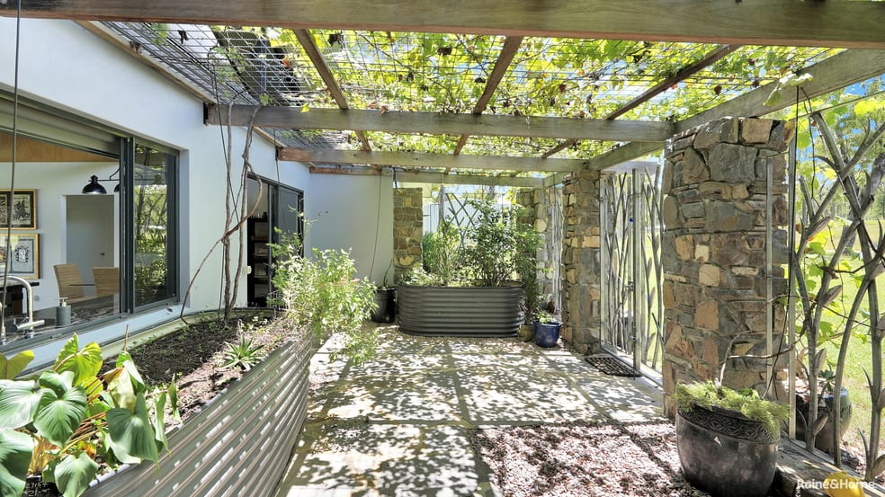 Click to view all images 39 Woodleigh Road Millstream QLD 4888 - Image 3