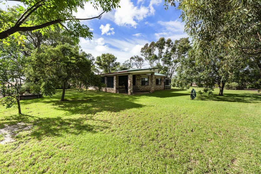 Click to view all images Oakey QLD 4401 - Image 2
