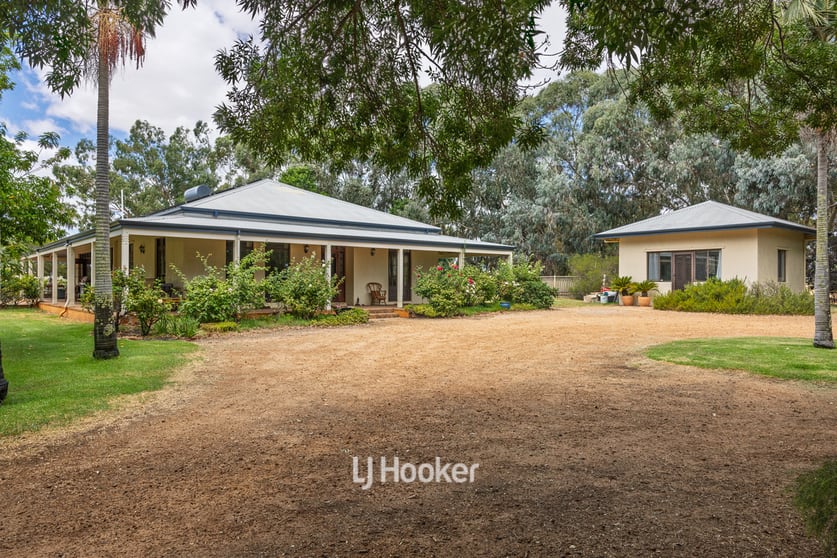 62 Panizza Road Crooked Brook WA 6236 - Image 2