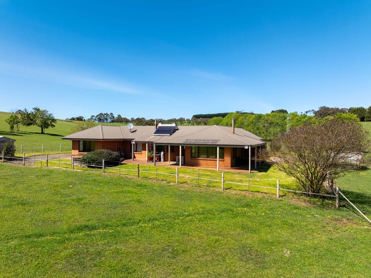 Click to view all images 490 Gordons Bridge Road Castella VIC 3777 - Image 3