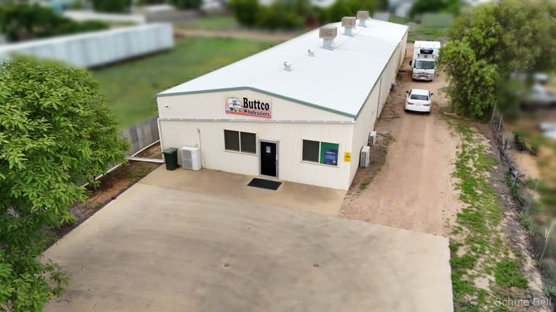 Click to view all images 158 Spoonbill St Longreach QLD 4730 - Image 1