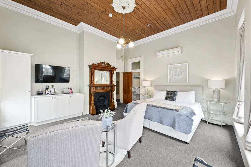 Click to view all images 119-125 High Street Maryborough VIC 3465 - Image 2