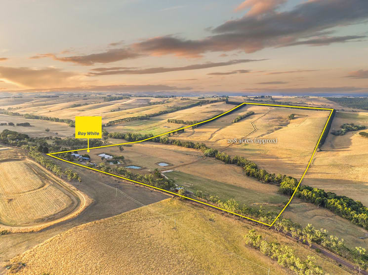 Click to view all images 100 Sunday Ridge Road Simpson VIC 3266 - Image 3