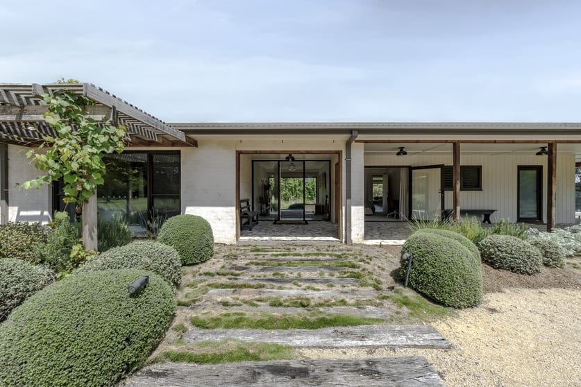 Click to view all images 110 Mount Scanzi Road Kangaroo Valley NSW 2577 - Image 2