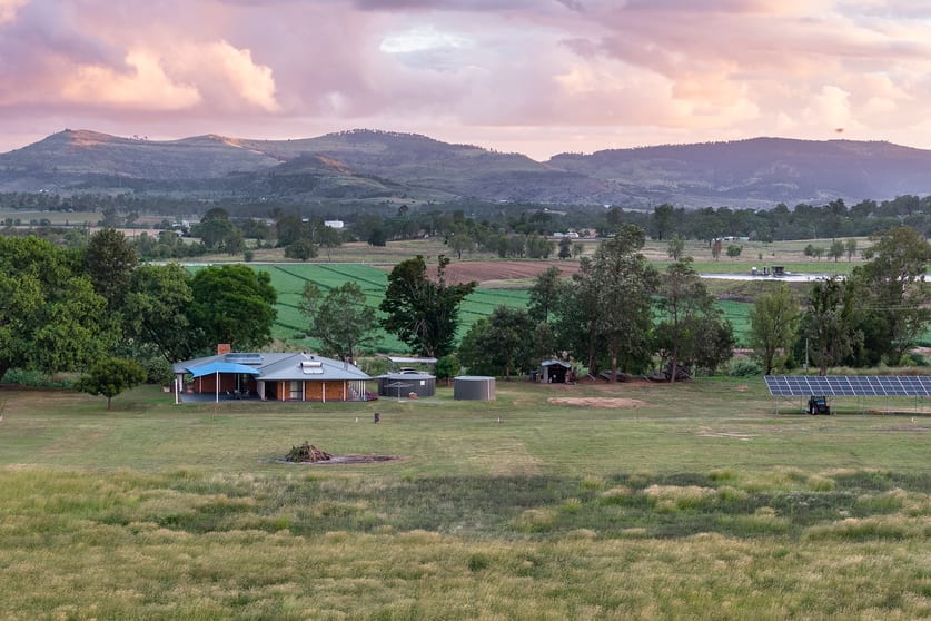 Click to view all images 86 Castle Road Helidon QLD 4344 - Image 1