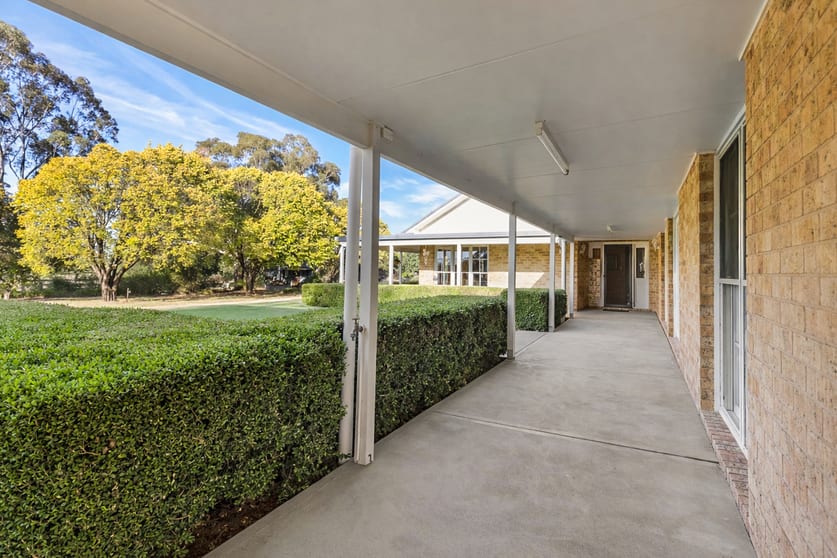 Click to view all images 42 Cope Road Gulgong NSW 2852 - Image 2