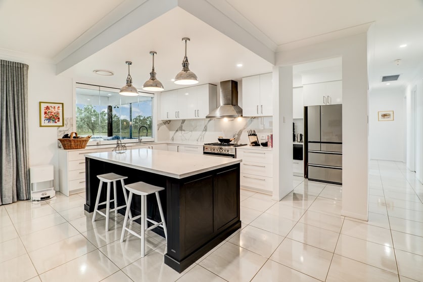 Click to view all images 480 Gatton Esk Road Lake Clarendon QLD 4343 - Image 3