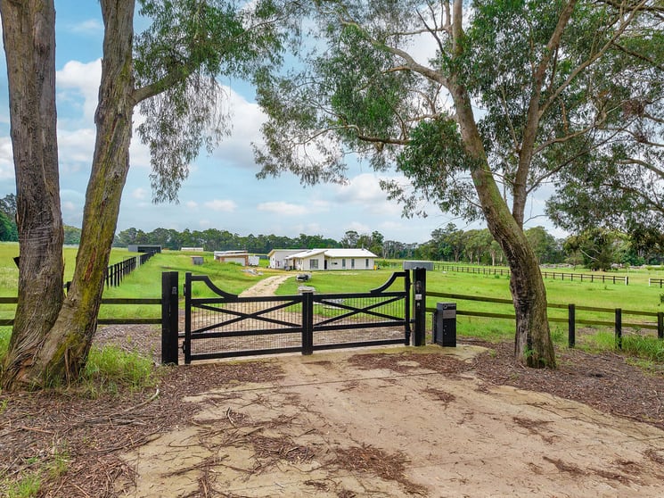 Click to view all images 80 Moss Vale Avenue Lakesland NSW 2572 - Image 3