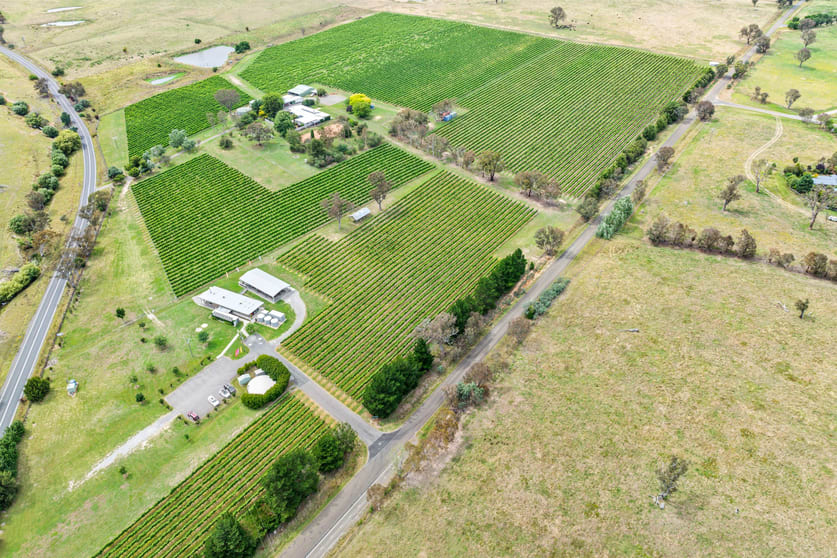 Click to view all images 9 Patemans Lane Murrumbateman NSW 2582 - Image 2