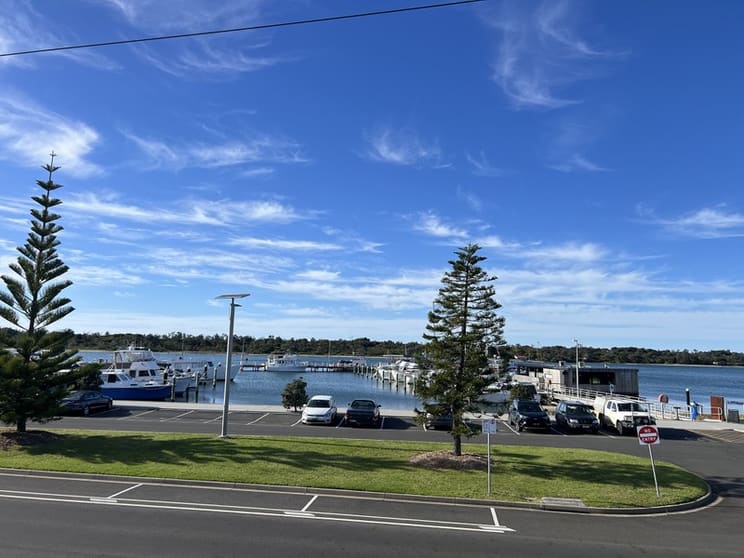 Click to view all images Motel business for sale in Lakes Entrance - Image 1