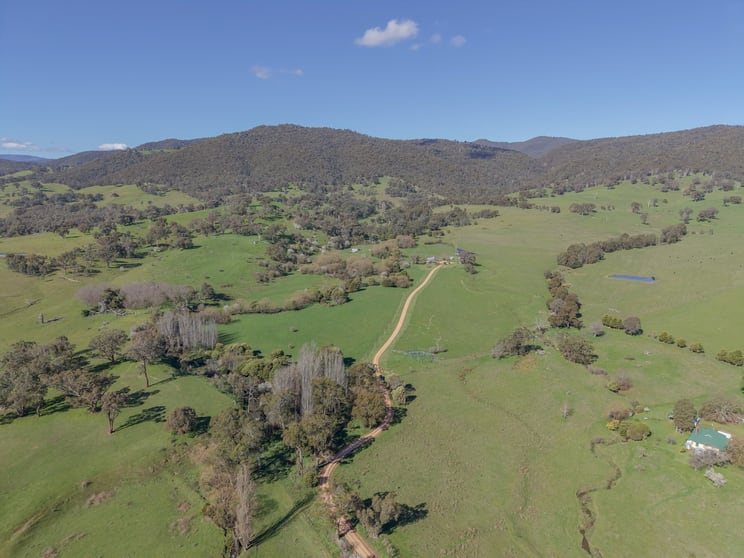 155 Shanks Lane Boorolite VIC 3723 - Image 2