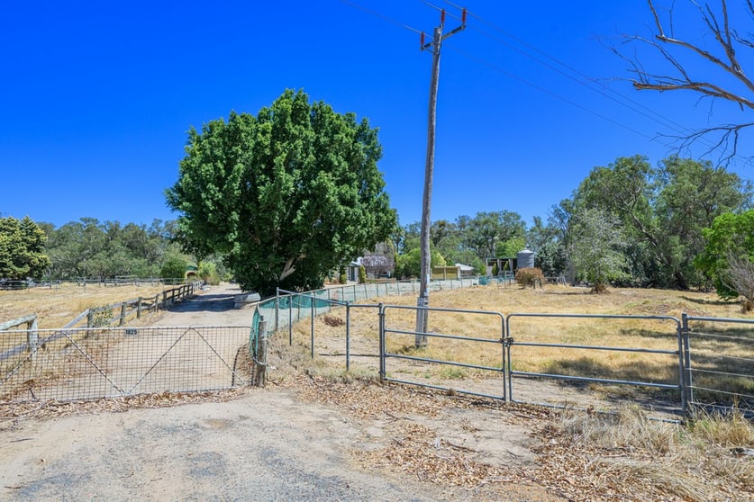 Click to view all images 1825 Great Northern Highway Bullsbrook WA 6084 - Image 1