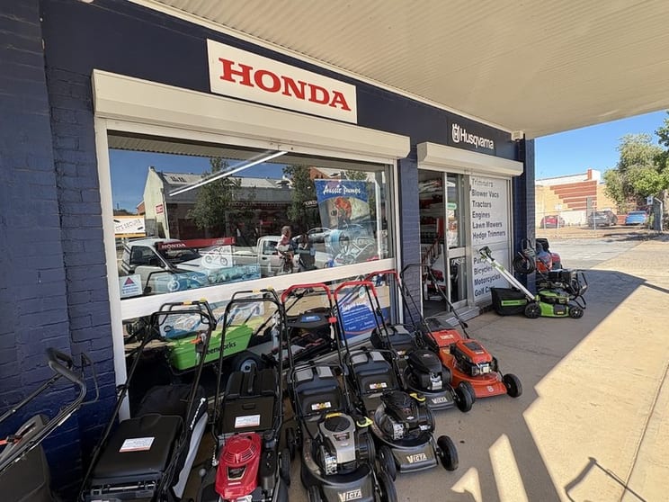 Click to view all images Automotive & Marine business for sale in Narrandera - Image 2