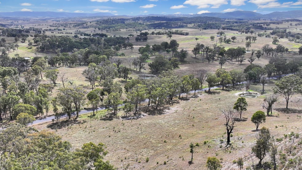 Click to view all images 692 Billirimba Road Tenterfield NSW 2372 - Image 2