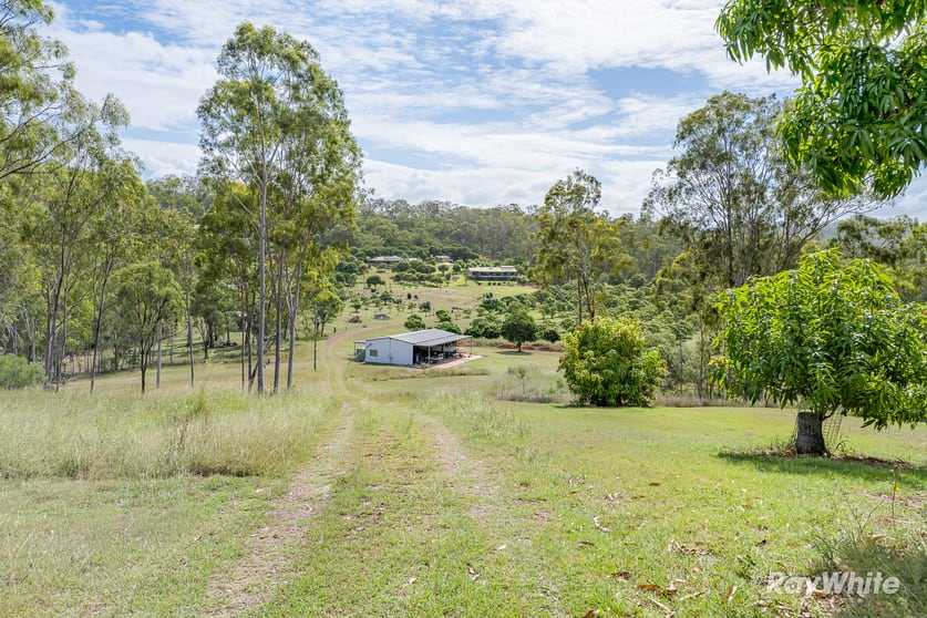 Click to view all images 101 Siding Road Beecher QLD 4680 - Image 3