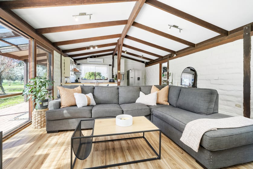 Click to view all images 61 Forest Lane Markwood VIC 3678 - Image 3