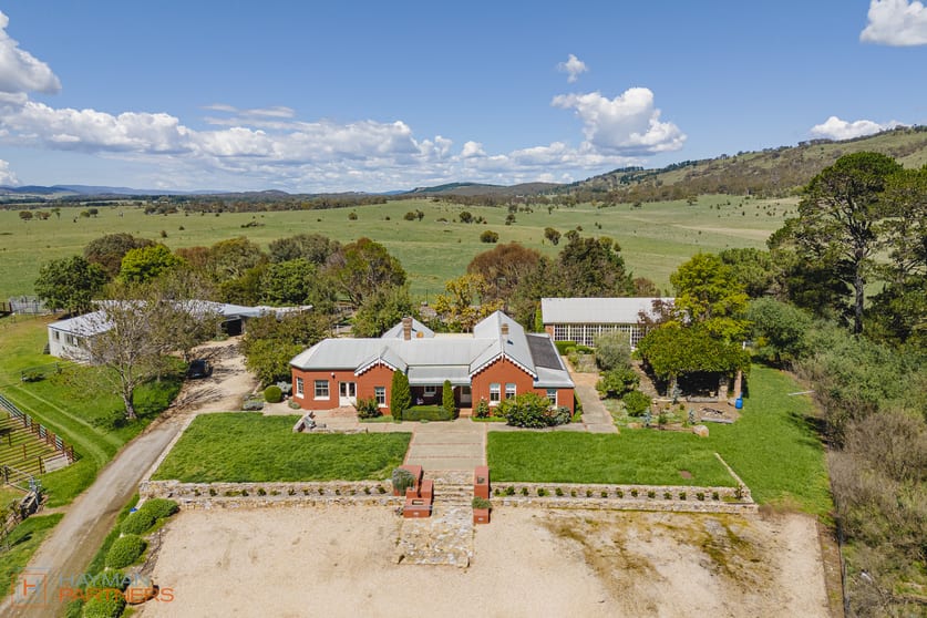 Click to view all images 119 Millpost Lane Bungendore NSW 2621 - Image 3