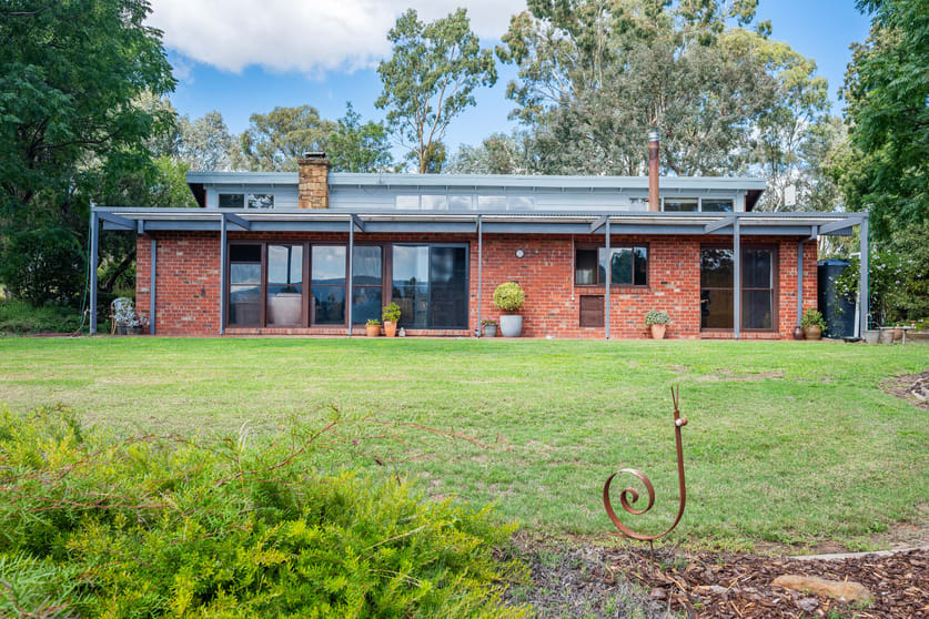 Click to view all images 118 Mahon Lane Yackandandah VIC 3749 - Image 1