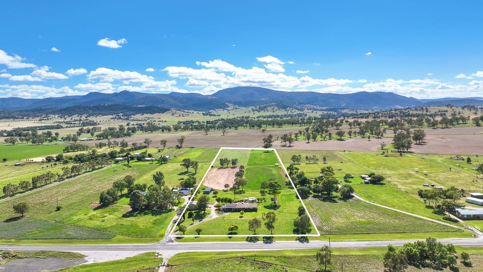 Click to view all images 1450 Manilla Road Tamworth NSW 2340 - Image 1