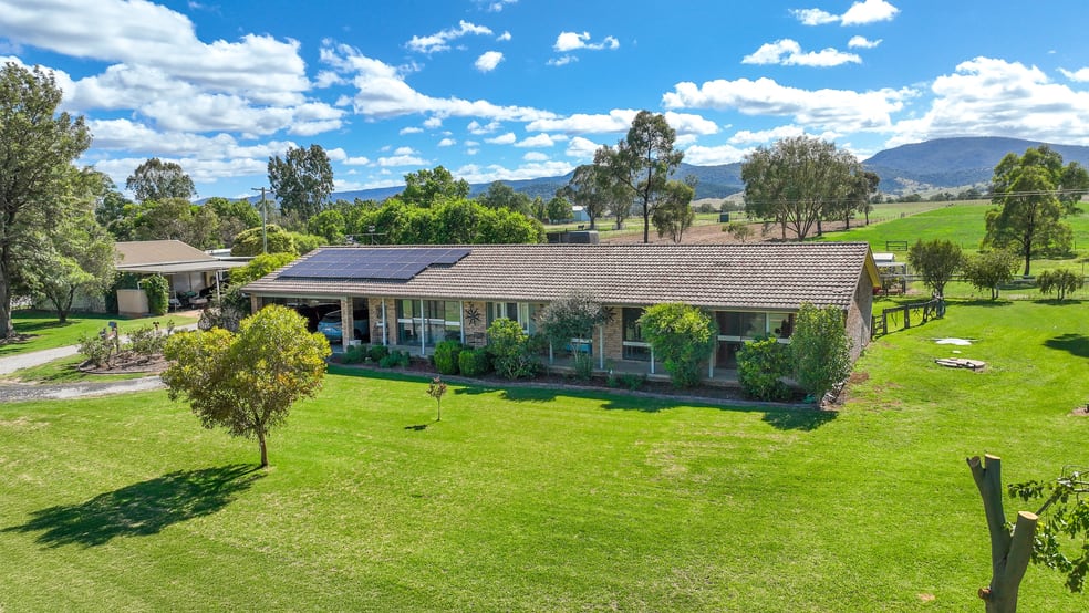 Click to view all images 1450 Manilla Road Tamworth NSW 2340 - Image 2