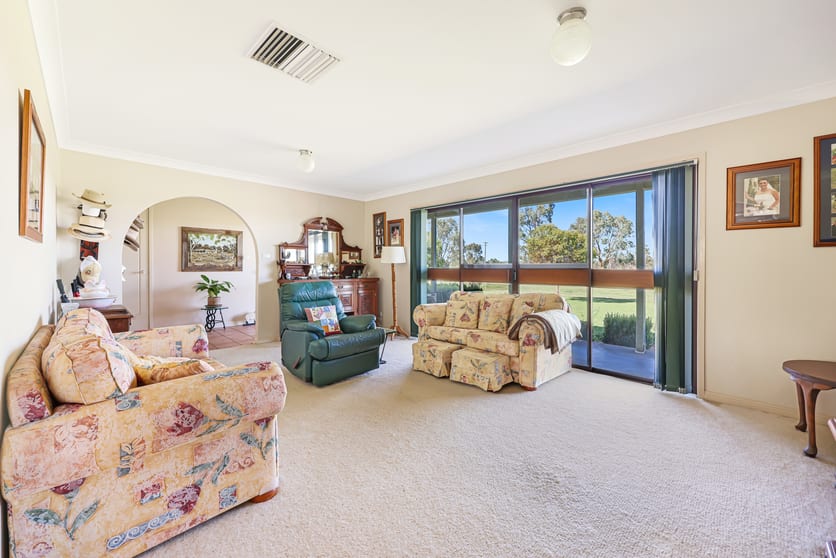 Click to view all images 1450 Manilla Road Tamworth NSW 2340 - Image 3