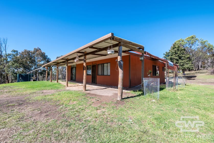 Click to view all images 2207 Emmaville Road Glen Innes NSW 2370 - Image 2