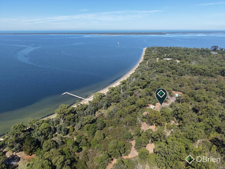 Click to view all images 375 Gravelly Point Road Raymond Island VIC 3880 - Image 2
