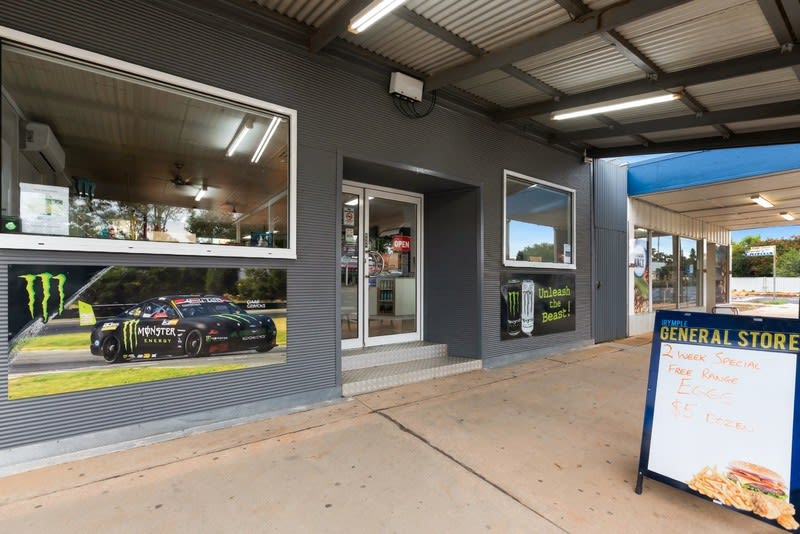 Click to view all images 2139 Fifteenth Street (irymple General Store) Irymple VIC 3498 - Image 3