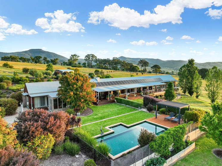 187 Mccormacks Road Merrijig VIC 3723 - Image 2