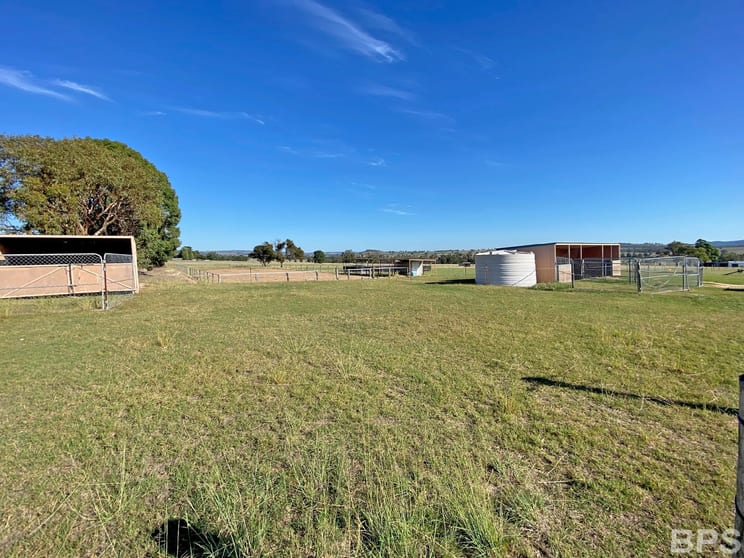 Click to view all images 10 Frog Rock Rd Mudgee NSW 2850 - Image 3