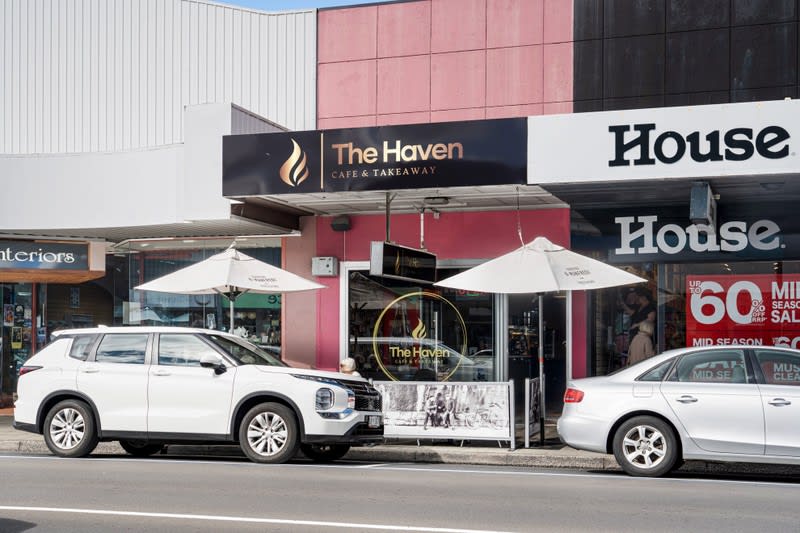 Click to view all images Food, Beverage & Hospitality business for sale in Mount Gambier - Image 1