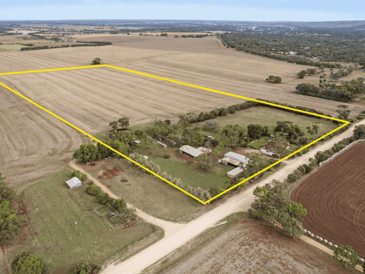 Click to view all images 278 Burnside Road Strathalbyn SA 5255 - Image 2
