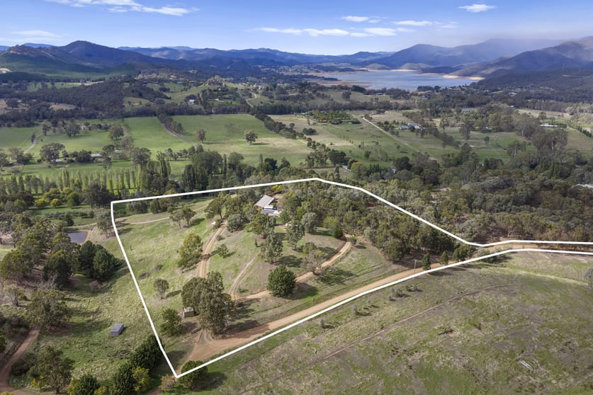 Click to view all images 443 Howes Creek-Goughs Bay Road Goughs Bay VIC 3723 - Image 2