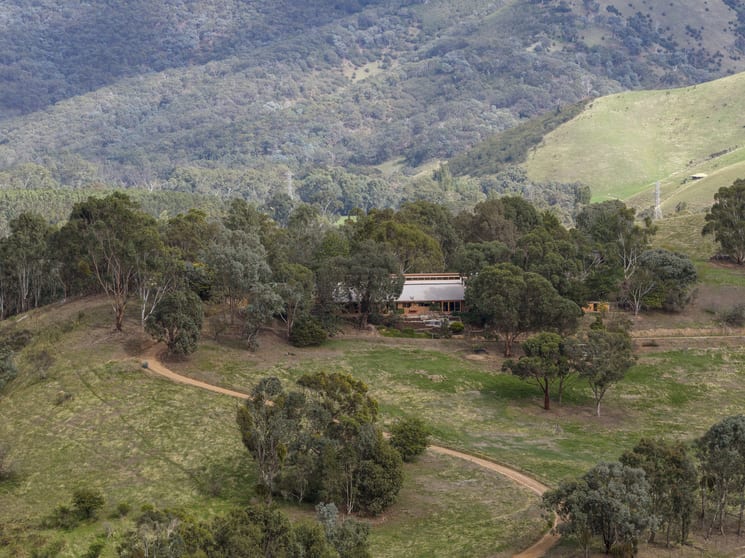 Click to view all images 443 Howes Creek-Goughs Bay Road Goughs Bay VIC 3723 - Image 3