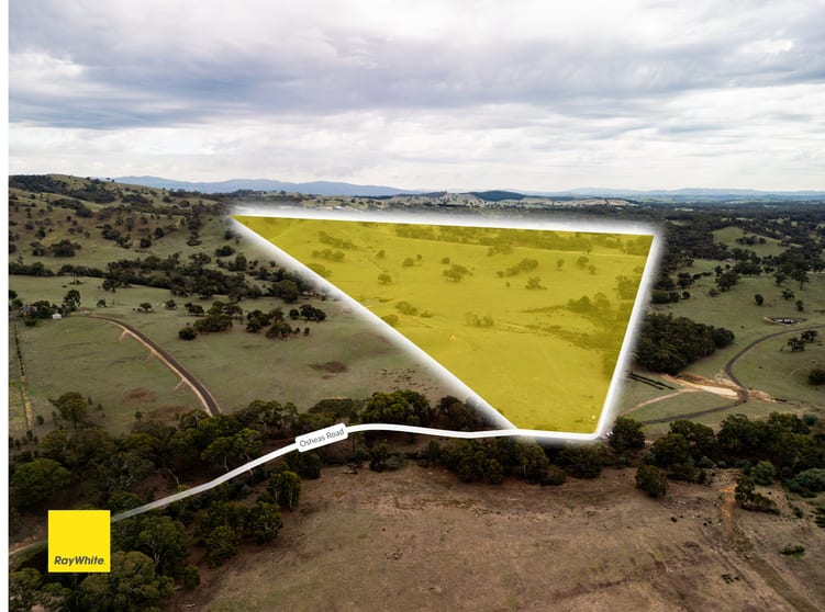 Click to view all images 225 Osheas Road Kilmore East VIC 3764 - Image 3