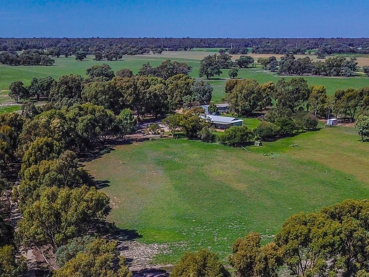 Click to view all images 'Selbit', 83 Four Post Road Deniliquin NSW 2710 - Image 1